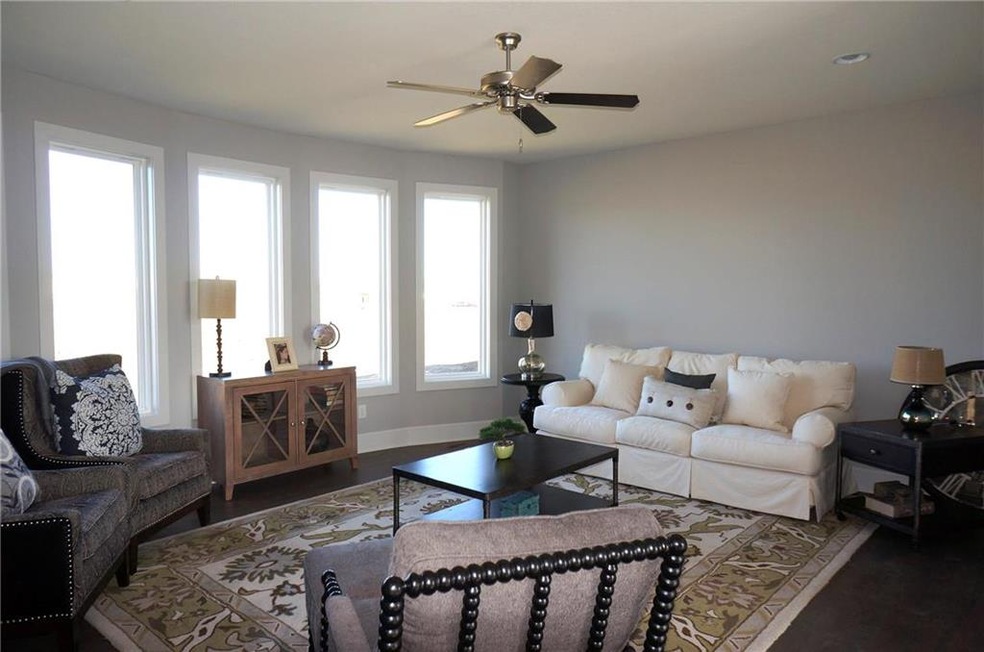 1828 SW Blackstone Place, Lee's Summit, MO 64082 - photo 1