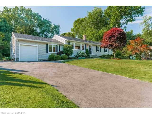 90 Macarthur Rd, Trumbull, CT 06611 - photo 1