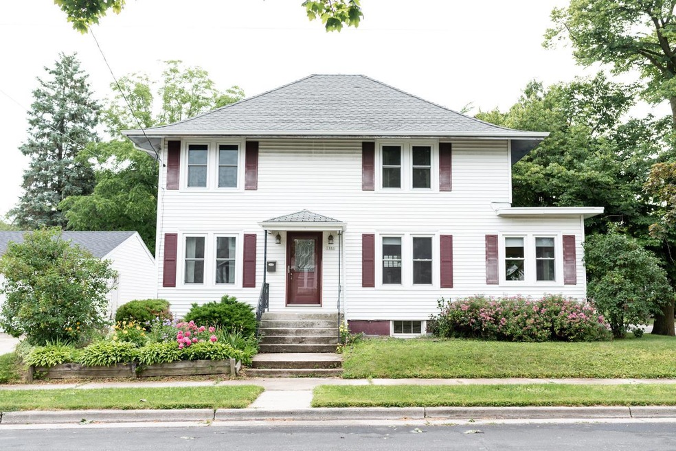 1001 N 13th St, Manitowoc, WI 54220 - photo 1