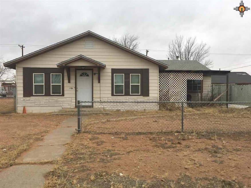 212 W Scharbauer St, Hobbs, NM 88240 - photo 1