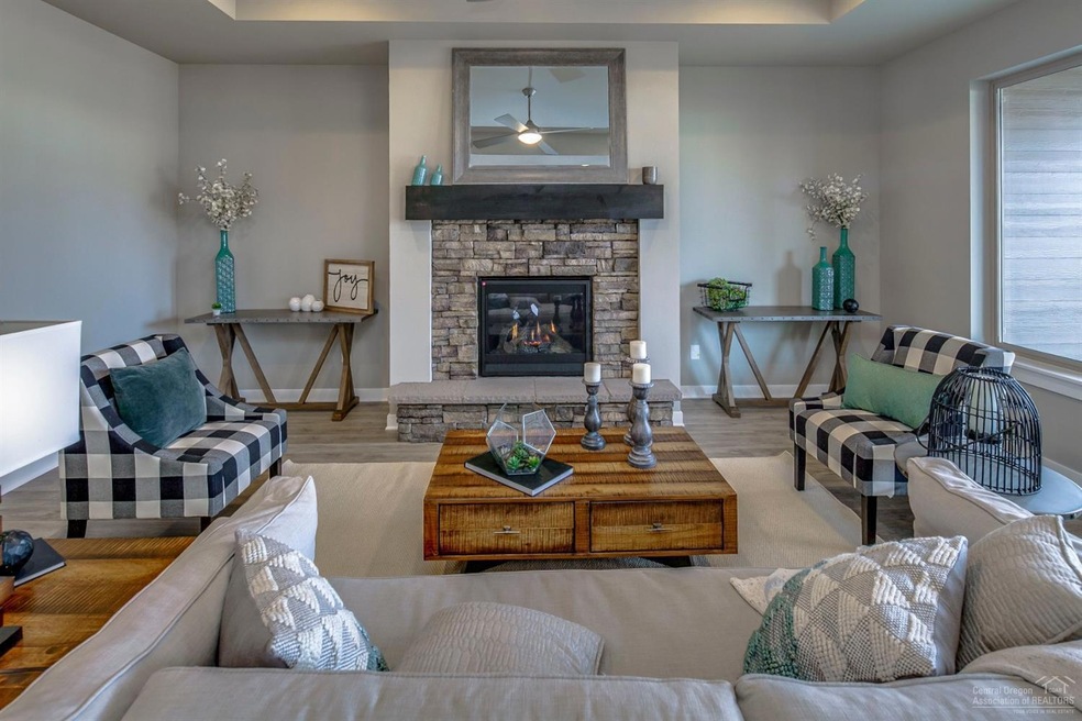 3665 SW Badger Ct, Redmond, OR 97756 - photo 1