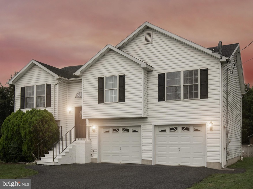 336 Wendover Dr, Bunker Hill, WV 25413 - photo 1