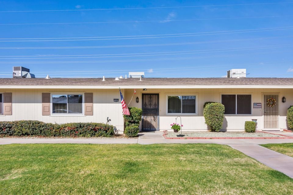 13682 N Garden Court Dr, Sun City, AZ 85351 - photo 1