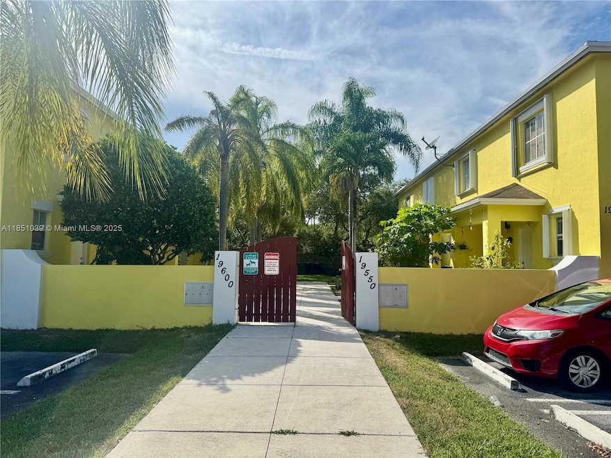 19550 SW 103rd Ct unit 5, Cutler Bay, FL 33157 - photo 1