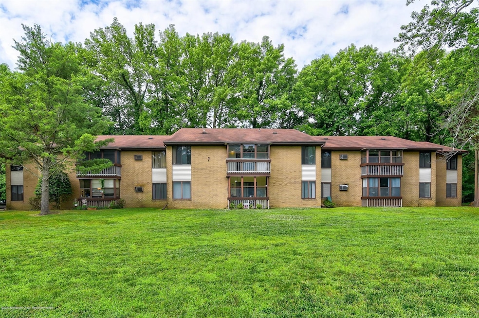 7 Pine Cluster Cir unit H, Manalapan, NJ 07726 - photo 1