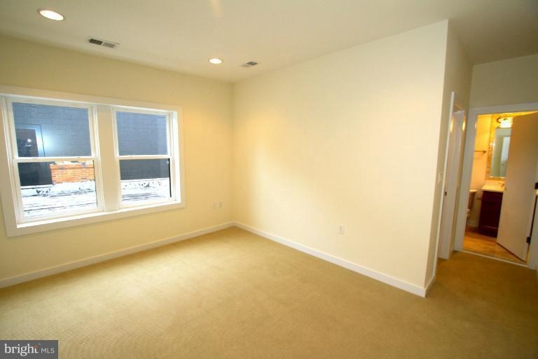 732 Lamont St NW unit 301, Washington, DC 20010 - photo 1