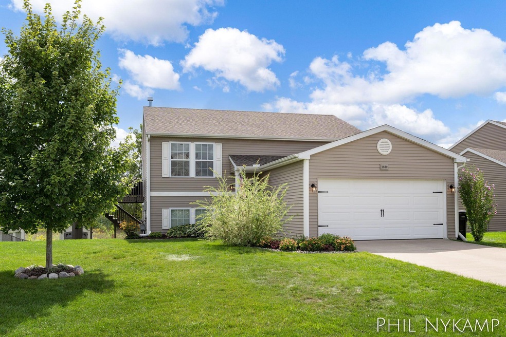 1-web-or-mls-1830 Greenview-1