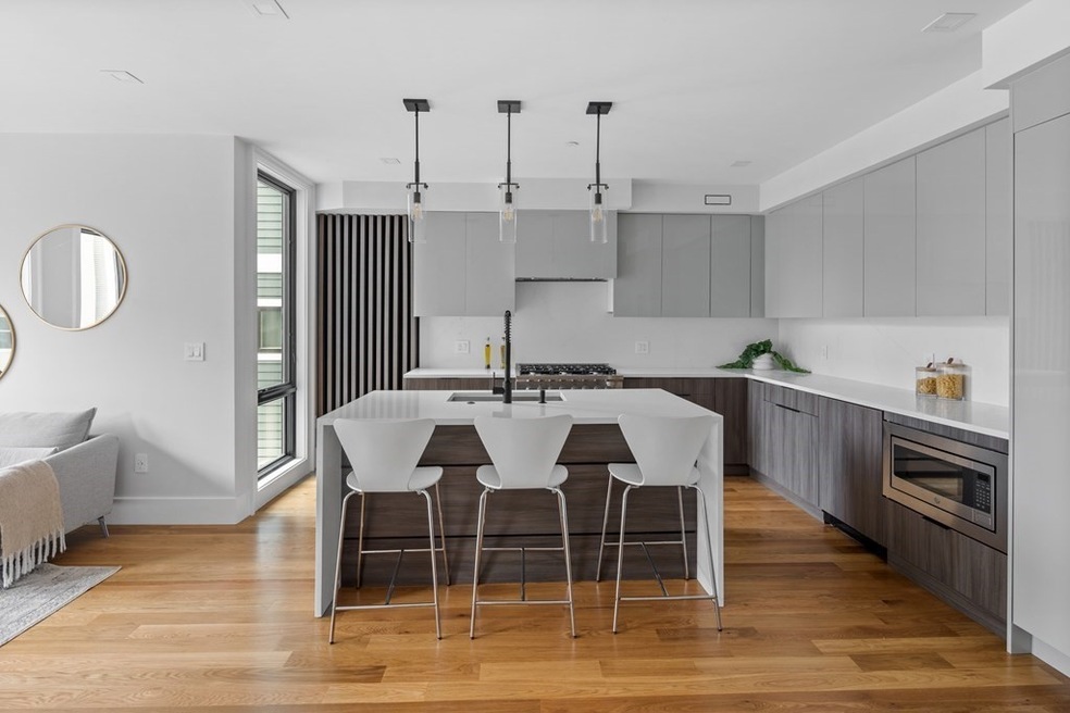 532 E 3rd St unit 3, Boston, MA 02127 - photo 1