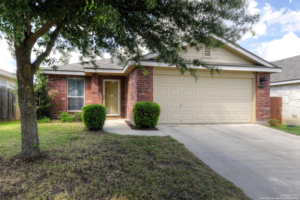 10707 Tiger Horse Dr, San Antonio, TX 78254 - photo 1