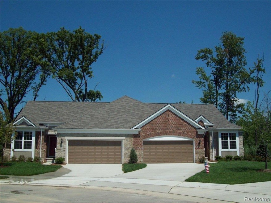 1702_1702 Center drive.jpg