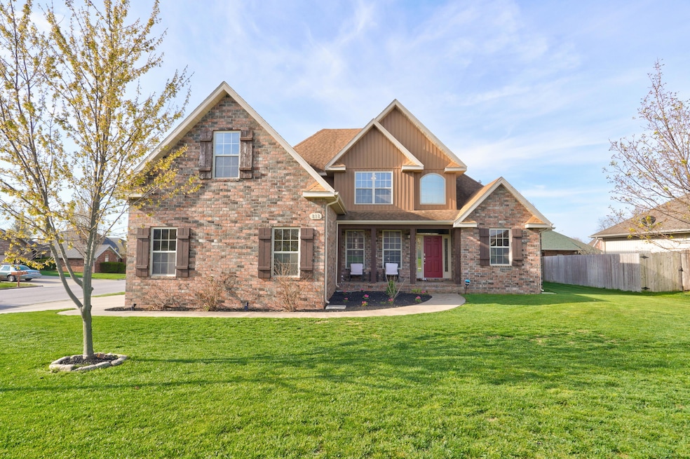 818 E Roubidoux St, Nixa, MO 65714 - photo 1