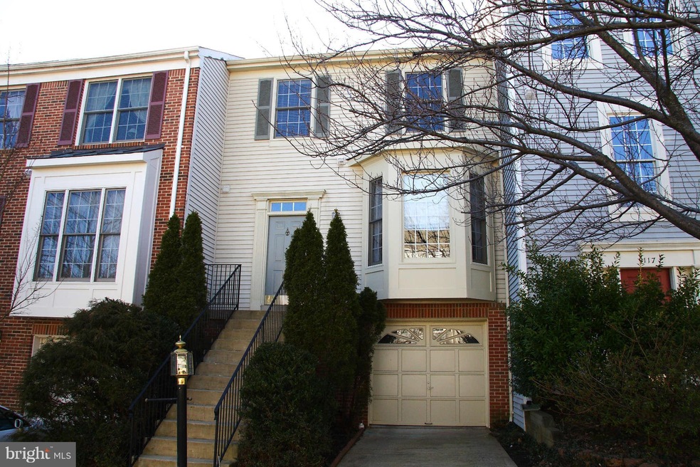 3115 Sutherland Hill Ct, Fairfax, VA 22031 - photo 1