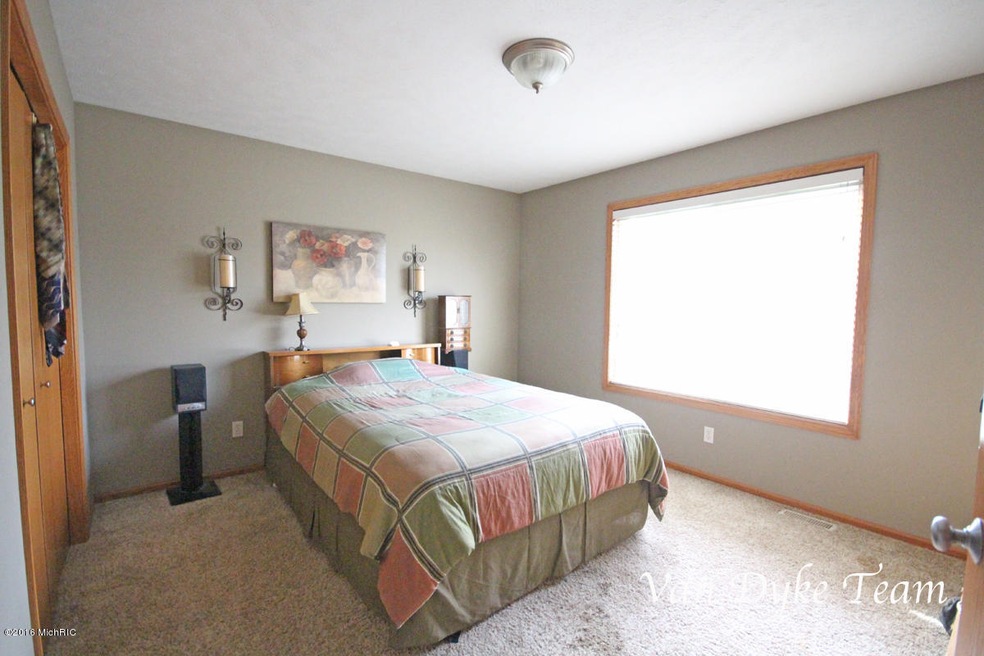 1494 Meadowview St SW, Wyoming, MI 49509 - photo 1