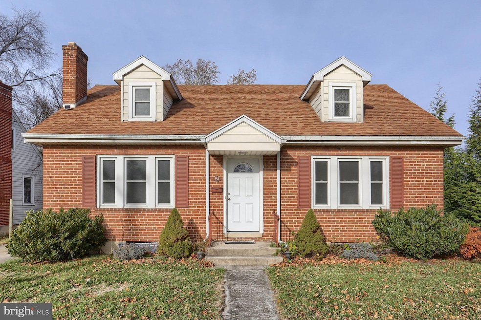 251 E Pomfret St, Carlisle, PA 17013 - photo 1