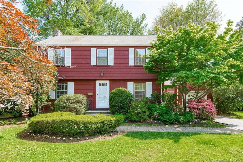 7 Craigmoor Rd, West Hartford, CT 06107 - photo 1