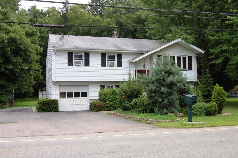 260 Union Ave, Bloomingdale, NJ 07403 - photo 1