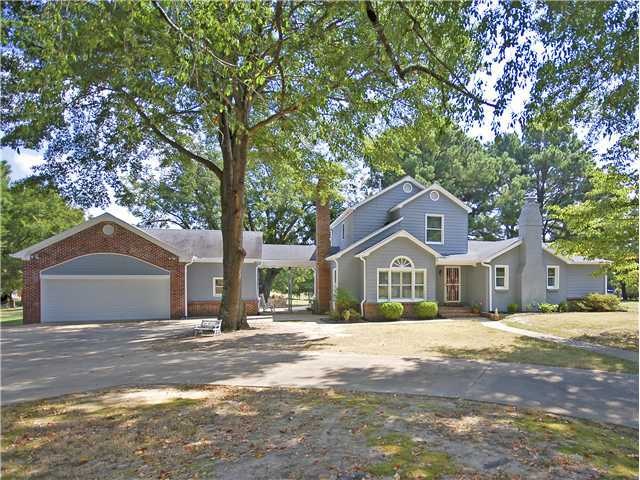 Beautiful view of this gorgeous home!