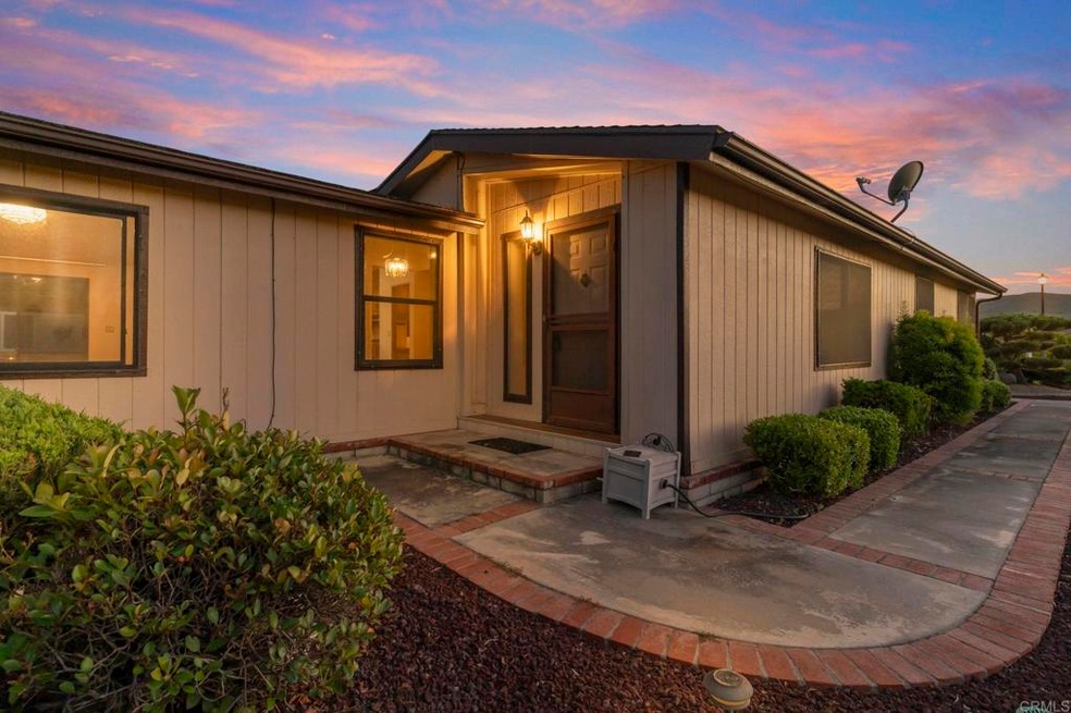 1482 Salem Ct, Oceanside, CA 92057 - photo 1