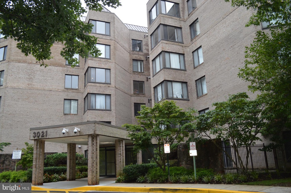 Towers Condominiums unit 202B, Baltimore, MD 21209 - photo 1