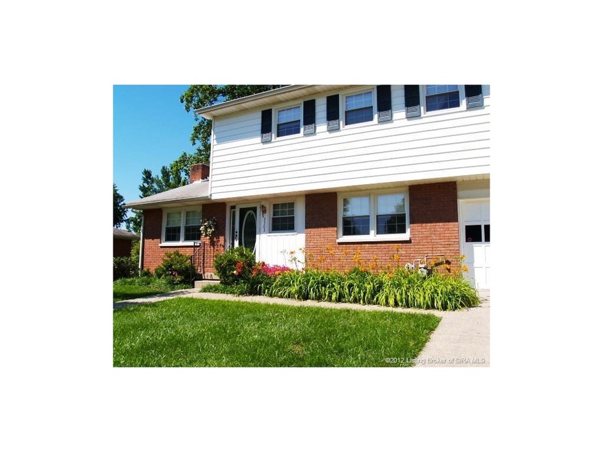 3303 Hazelwood Dr, New Albany, IN 47150 - photo 1