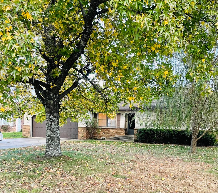 206 S Birum Ave, Bolivar, MO 65613 - photo 1