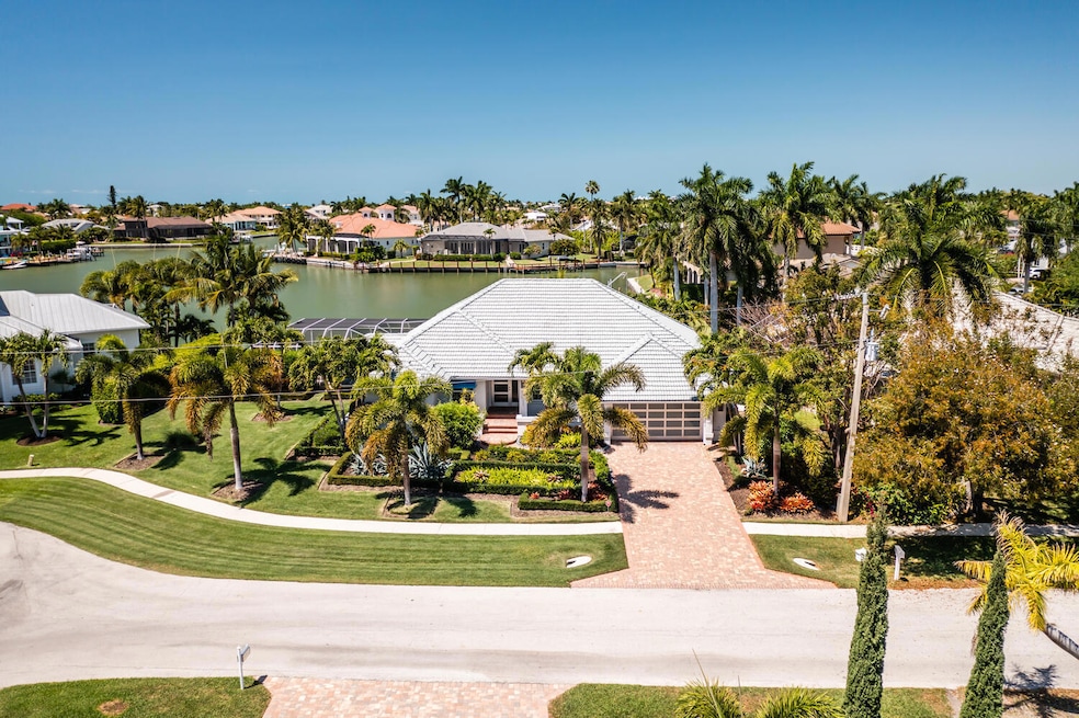 491 Price Ct Marco Island FL-large-035-0