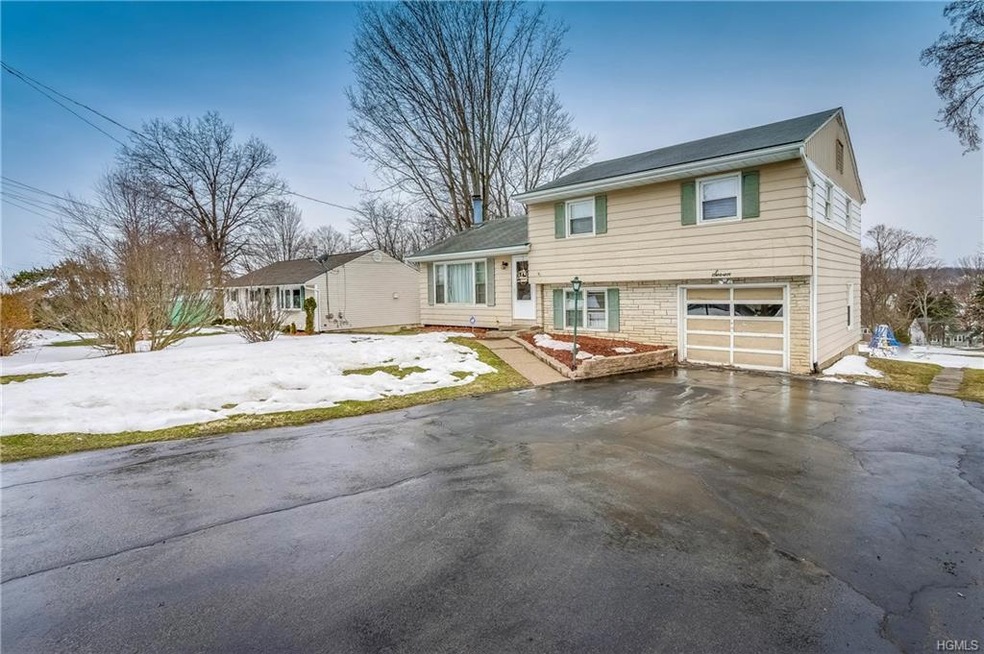 7 Hillcrest Dr, Middletown, NY 10940 - photo 1