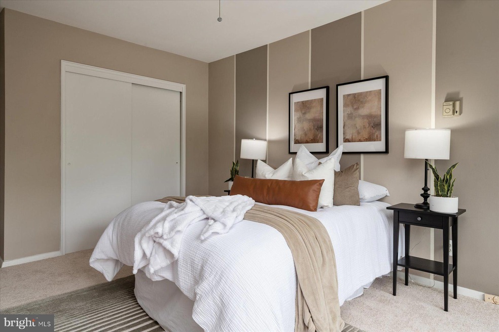 Essex unit 515, Washington, DC 20008 - photo 1