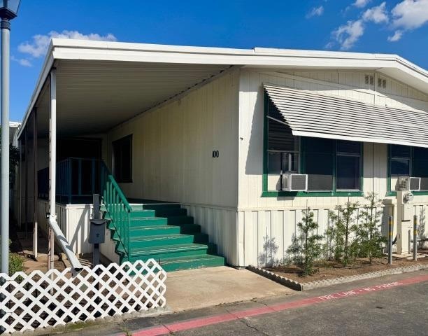 105 W Herndon Ave unit 100, Fresno, CA 93710 - photo 1