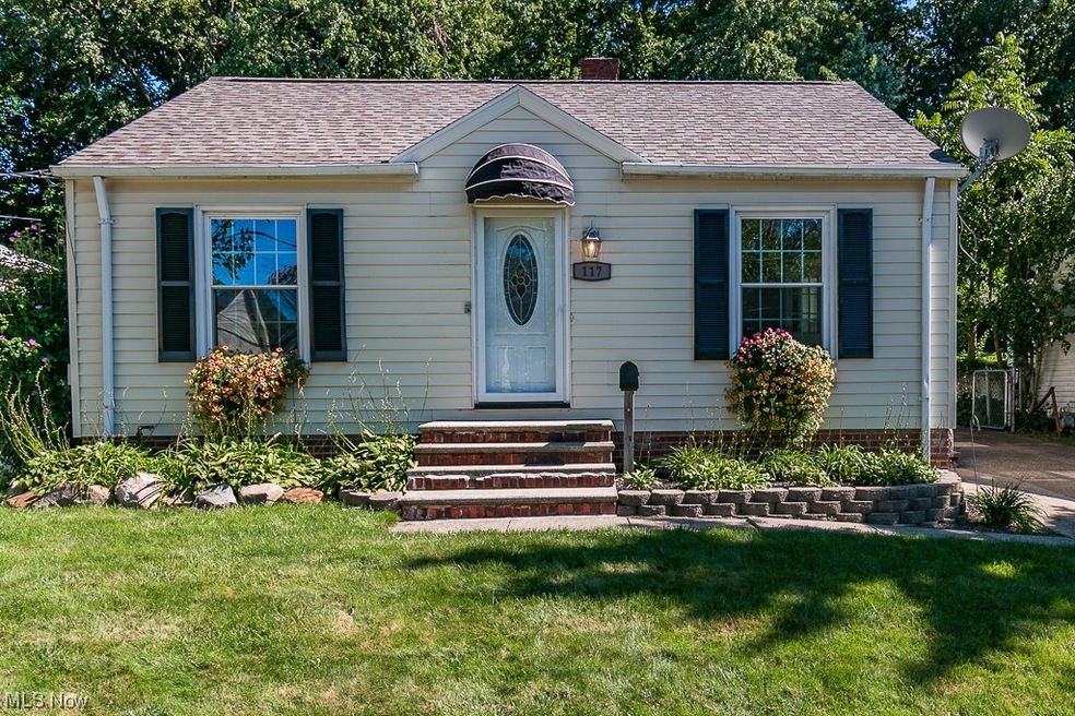 117 Arlington Cir, Wickliffe, OH 44092 - photo 1