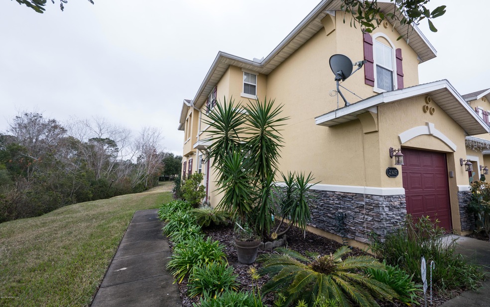 2305 Red Moon Dr, Jacksonville, FL 32216 - photo 1