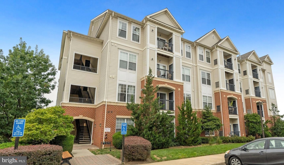 11350 Aristotle Dr unit 7-404, Fairfax, VA 22030 - photo 1