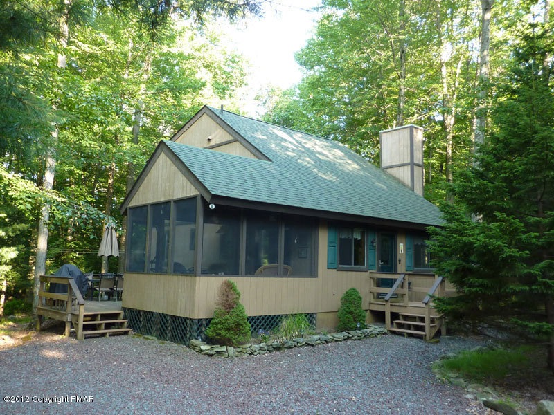 1580 Beech Spring Dr, Pocono Pines, PA 18350 - photo 1
