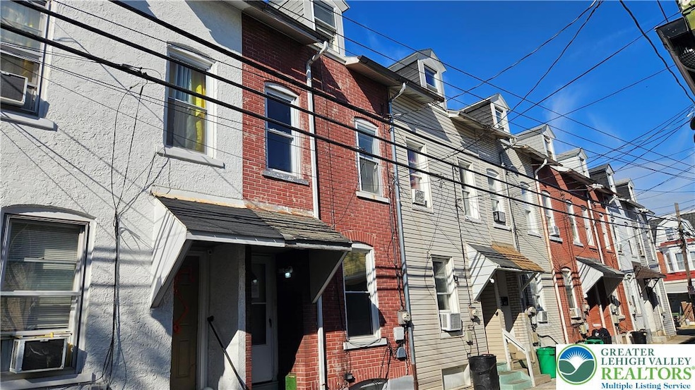 844 N Elliger St, Allentown, PA 18102 - photo 1