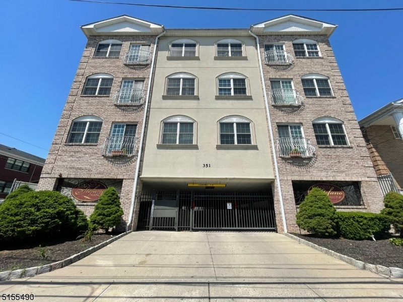 351 S Broad St unit 203, Elizabeth, NJ 07202 - photo 1