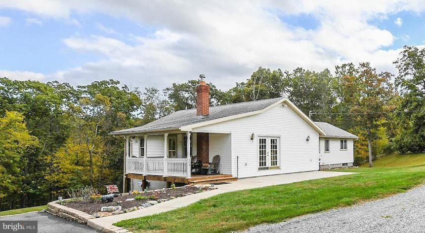 409 Potomacview Ln, Berkeley Springs, WV 25411 - photo 1