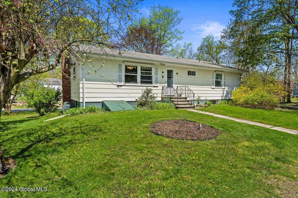 1060 Western Rd, Castleton On Hudson, NY 12033 - photo 1