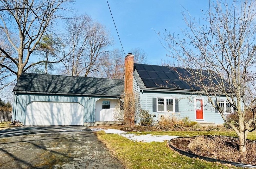 18 Meadowbrook Dr, Hadley, MA 01035 - photo 1