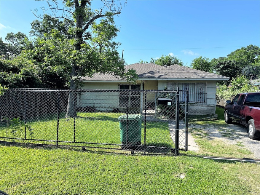 13442 Indianapolis St, Houston, TX 77015 - photo 1