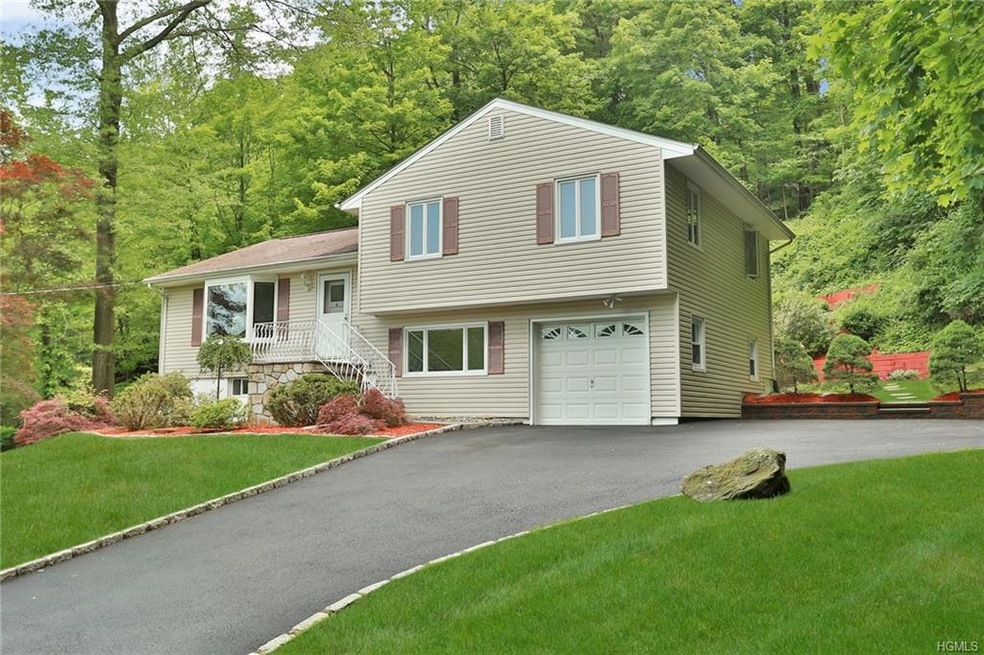 29 Deerfield Ln S, Pleasantville, NY 10570 - photo 1