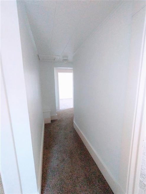 427 W 9th Ave, Oshkosh, WI 54902 - photo 1