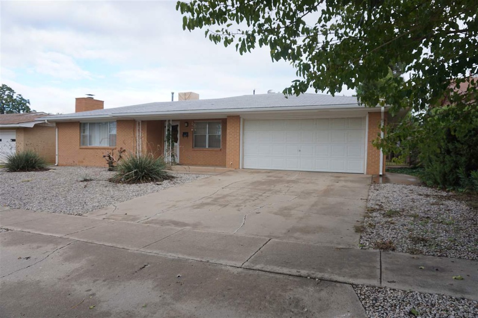 1405 Mountain View Ave, Alamogordo, NM 88310 - photo 1