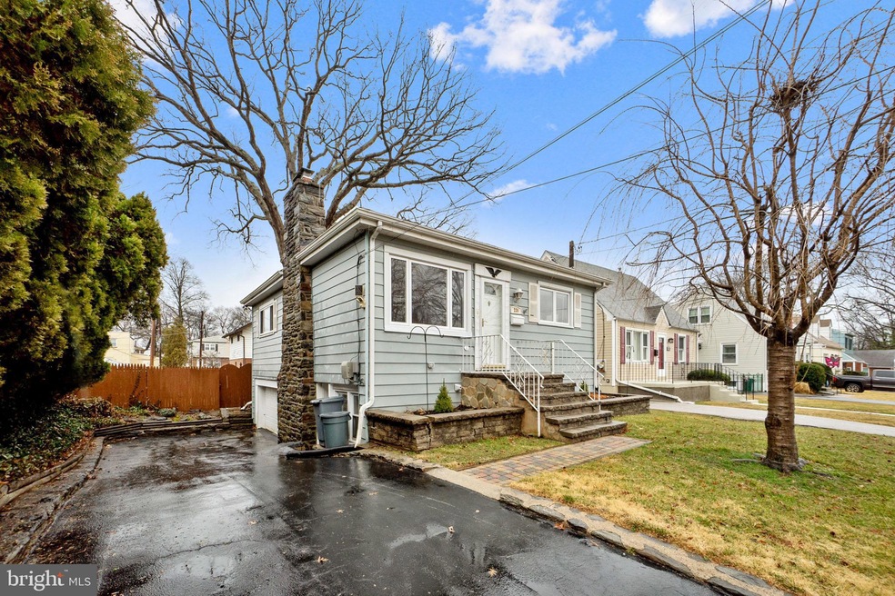 230 Fernwood Ave, Folsom, PA 19033 - photo 1