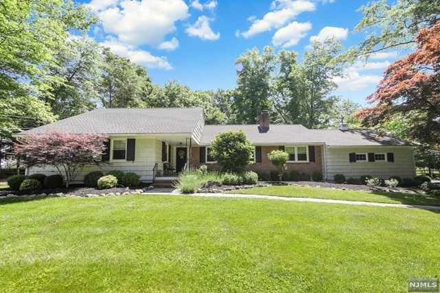 14 Fieldstone Ln, Upper Saddle River, NJ 07458 - photo 1