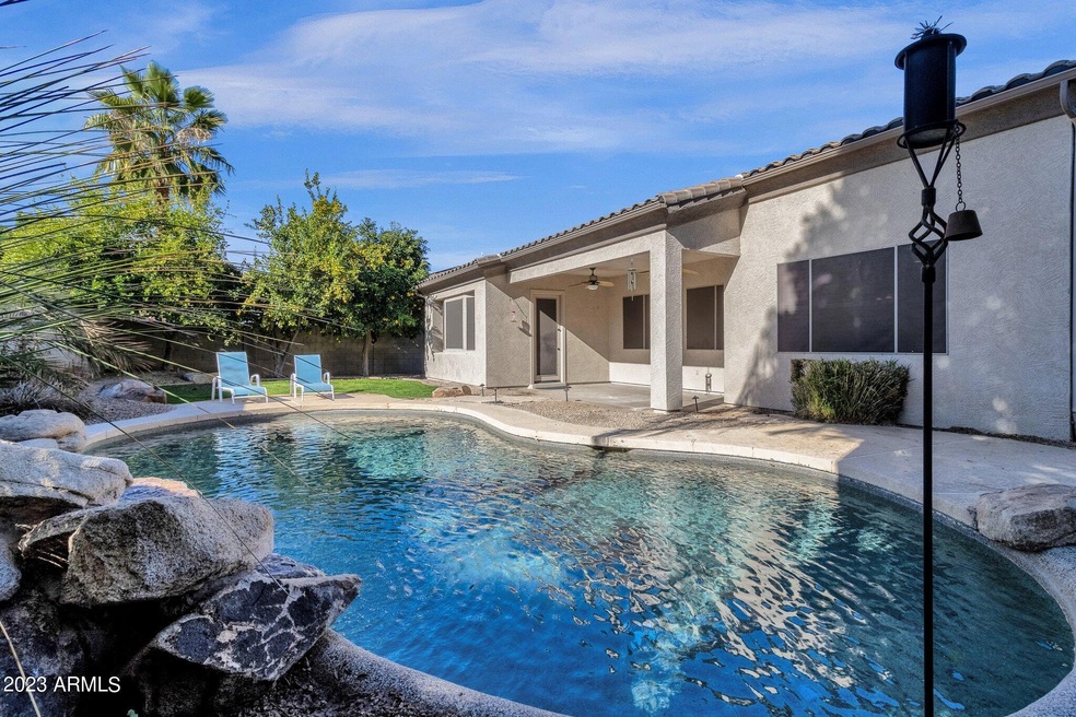 43-web-or-mls-2149-e-winchester-way