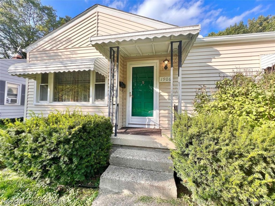 1906 Greenbrook Ln, Flint, MI 48507 - photo 1