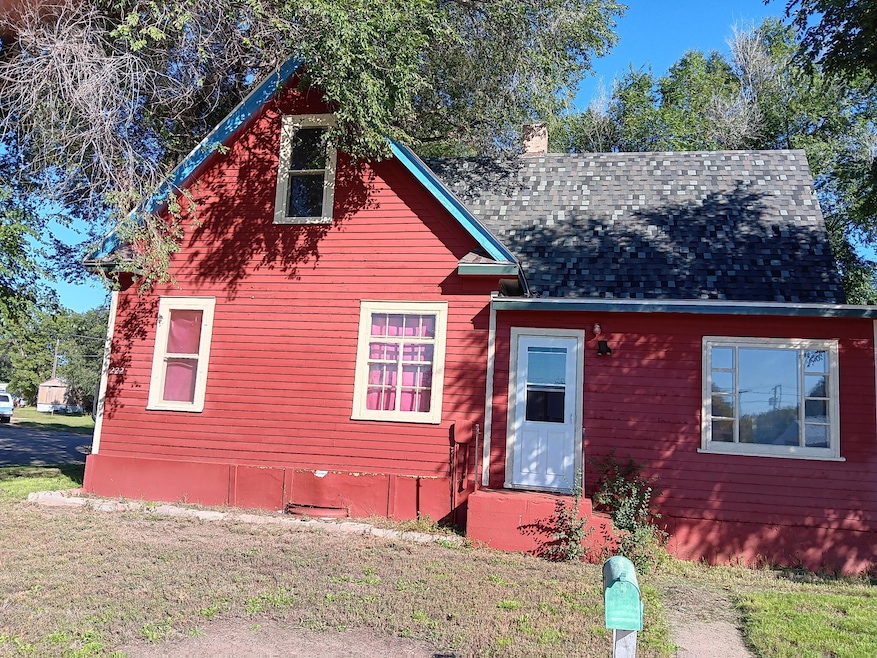 222 8th Ave E, Mobridge, SD 57601 - photo 1