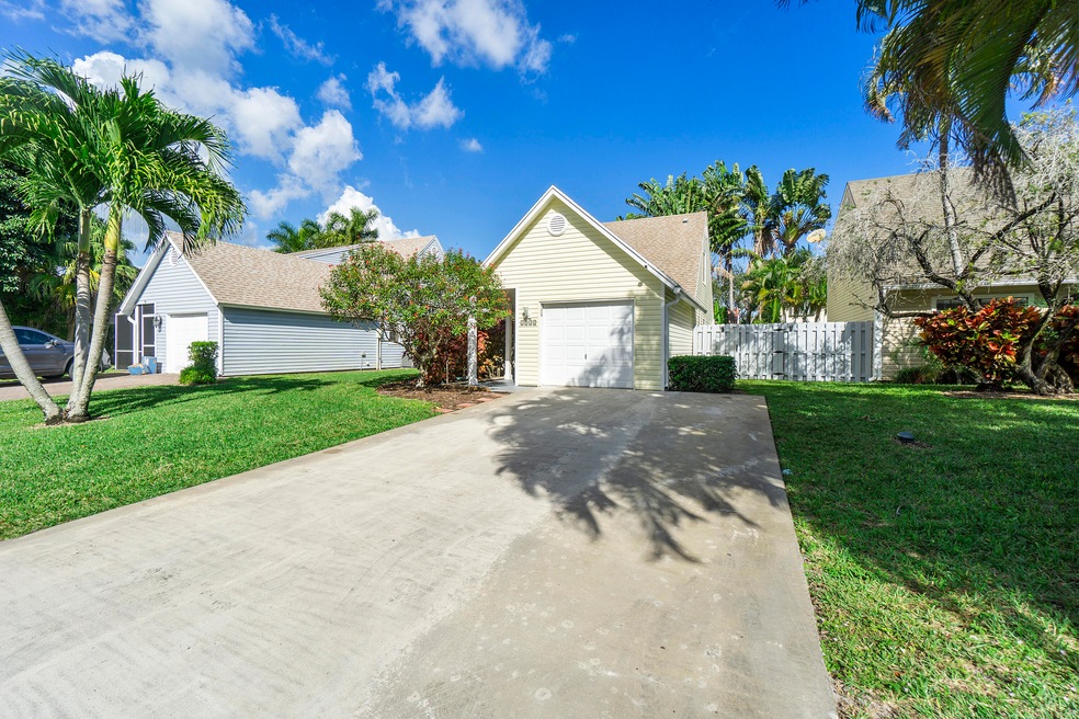 2825 Black Pine Ct, Lake Worth, FL 33462 - photo 1