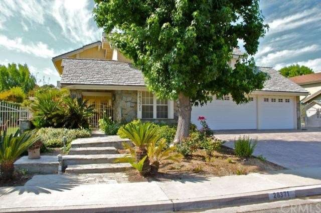 4 Bedrooms and 3 baths in this Mission Springs hom