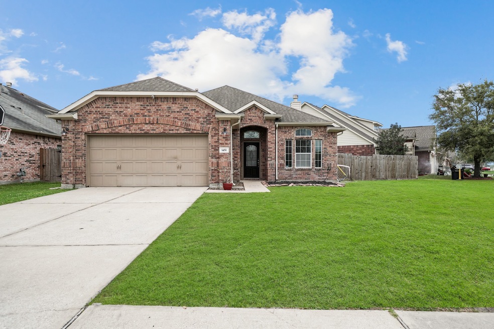 1451 Barras St, Alvin, TX 77511 - photo 1